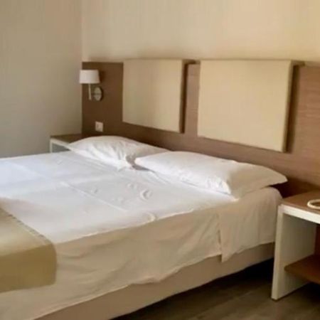 Hotel Villaggio Casarossa Crotone Exteriör bild